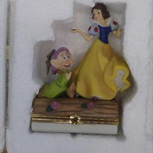 Disney Snow White & The Seven Dwarfs Limoge Box